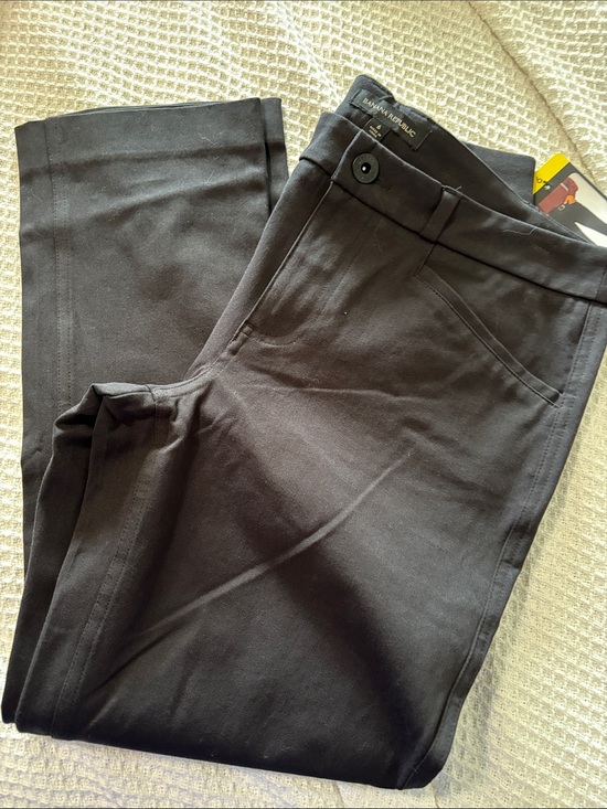 Pants - New Banana Republic slim straight cropped pant